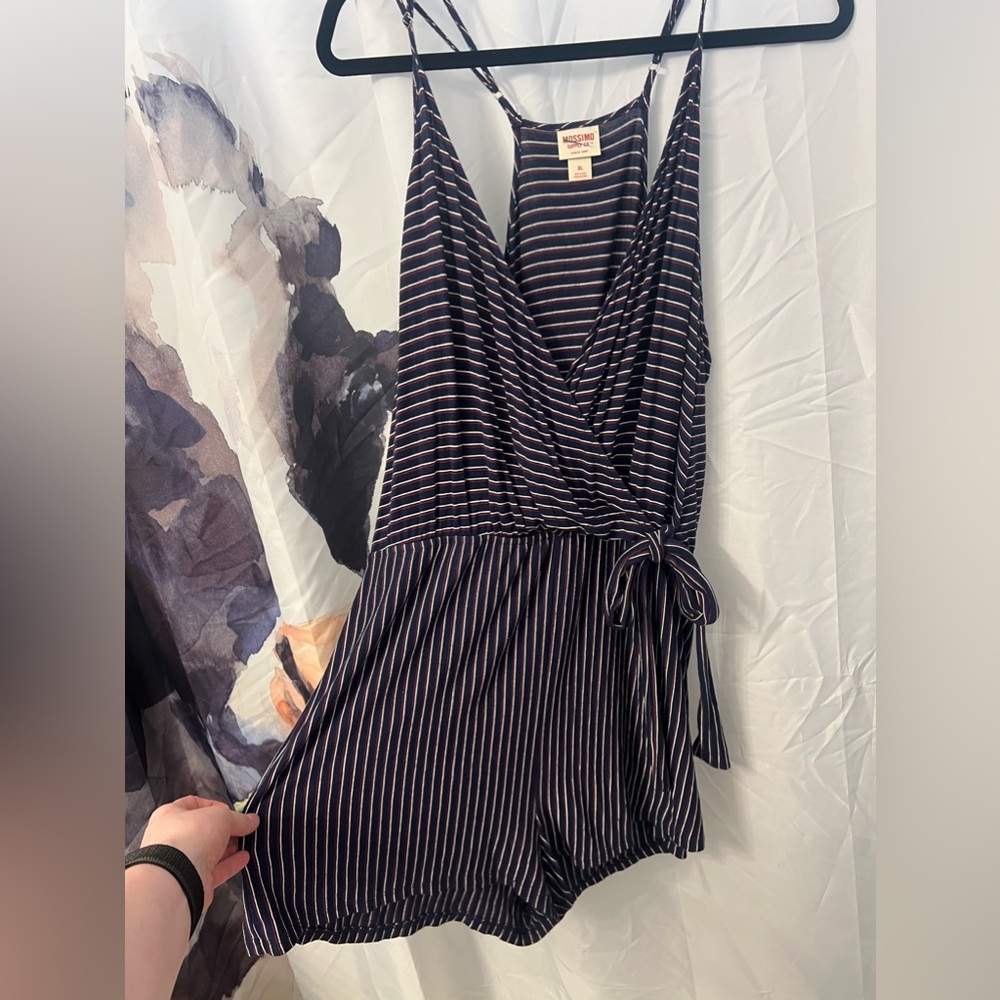 Women’s mossimo ROMPER size XL
